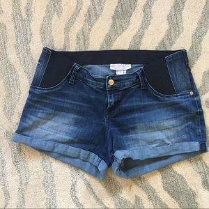 Super comfy maternity shorts